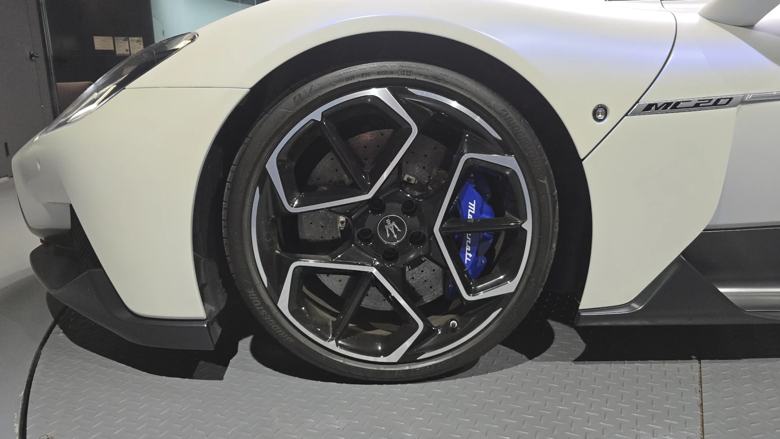 Maserati MC20 BLIND SPOT ������ ����* encareu.com | Mobile.bg � ����������� 5