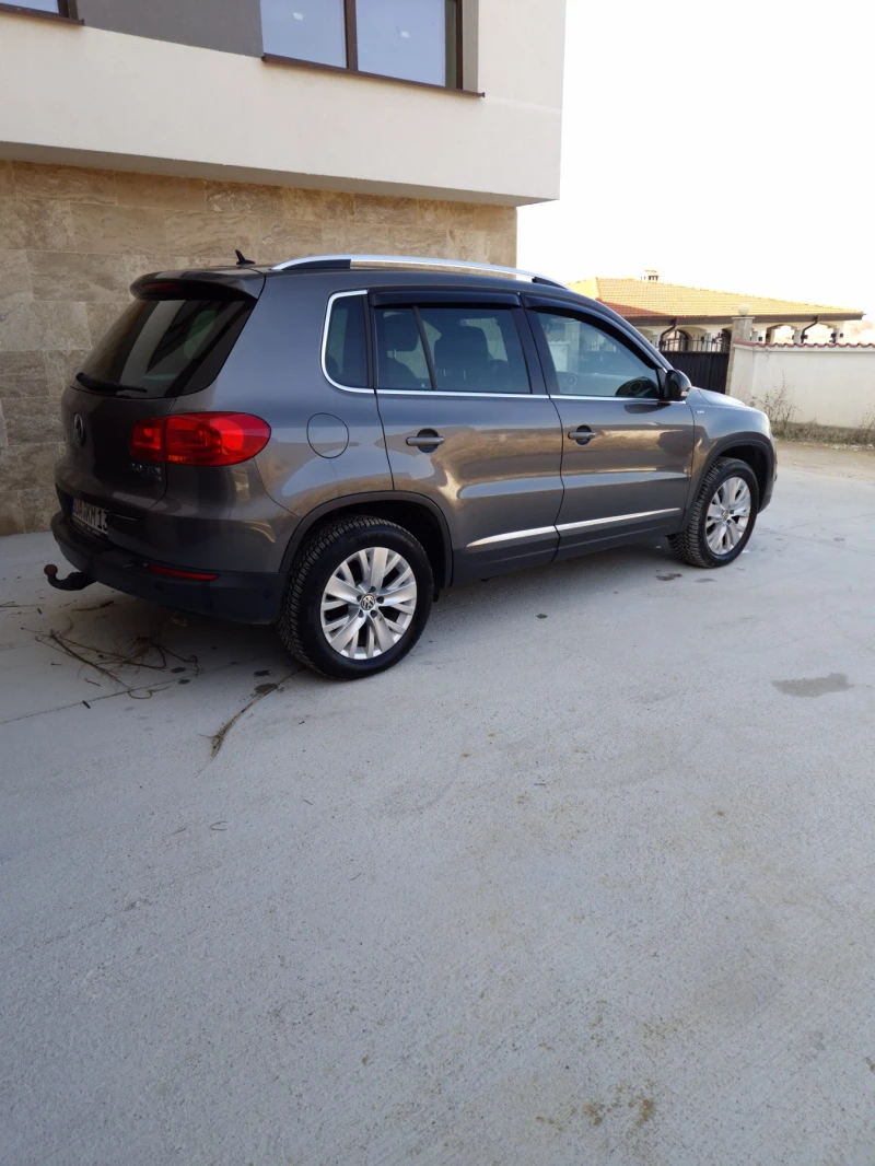 VW Tiguan 2.0D ВЕЧЕ Е С БЪЛГАРСКИ НОМЕРА , снимка 3 - Автомобили и джипове - 49138270