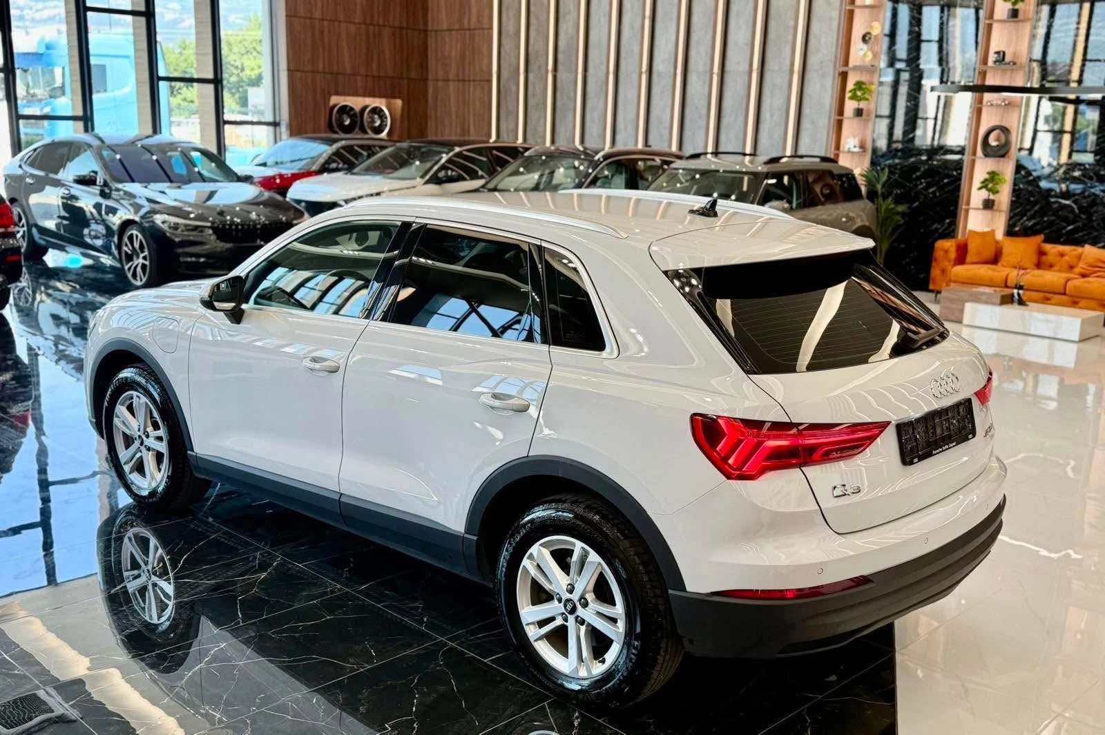 Audi Q3 Sportback Plug-in Hybrid - изображение 8