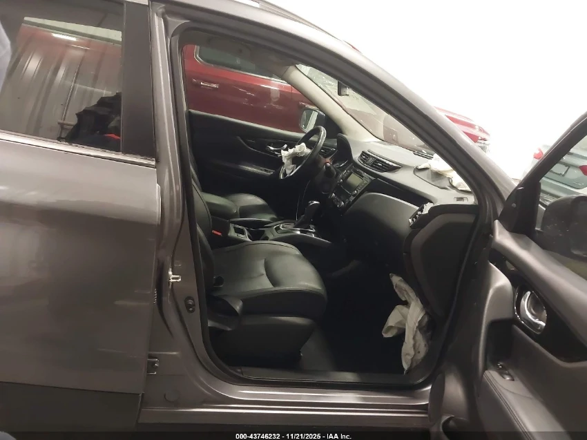 Nissan Rogue SL AWD XTRONIC CVT - изображение 7