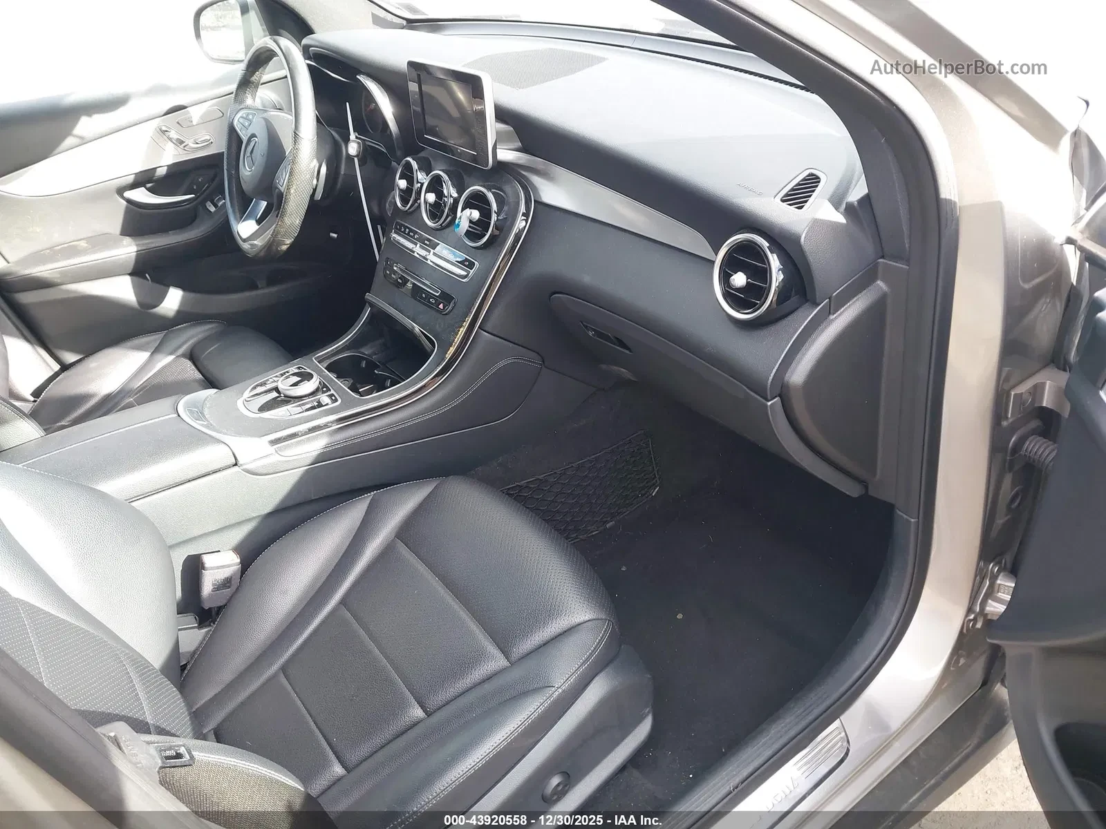 Mercedes-Benz GLC 300 4M* Пано* Памет* Подгрев* Без търг* Крайна ценa - изображение 7