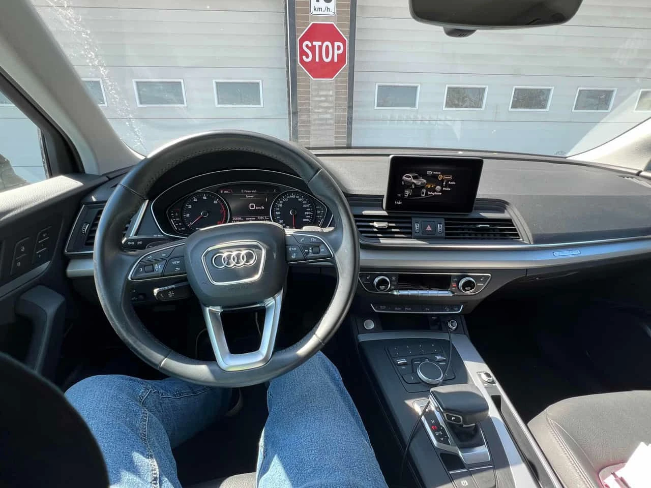 Audi Q5 * Komfort * CARFAX * 2 КЛЮЧА * KEYLESS * ПОДГРЕВИ, снимка 10 - Автомобили и джипове - 54141563