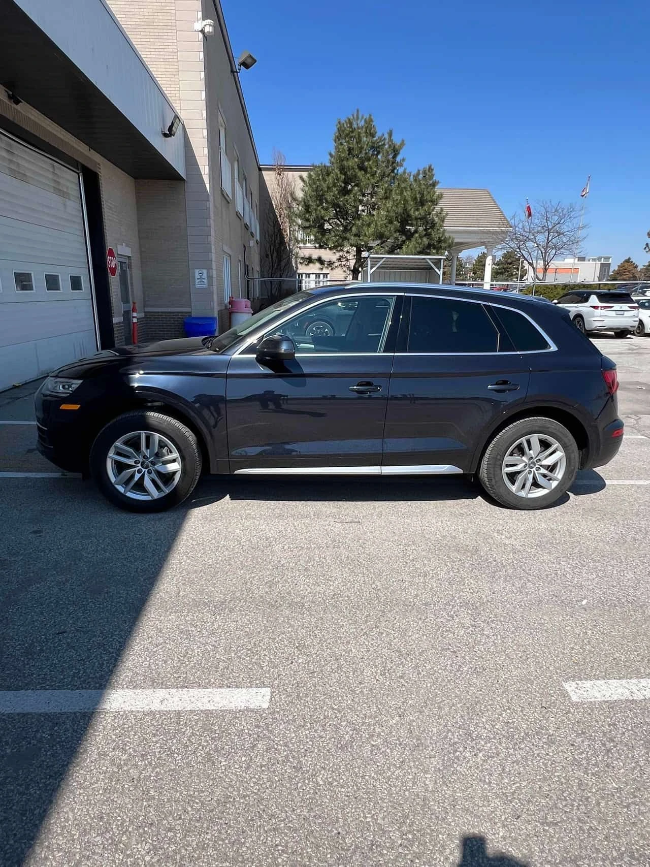 Audi Q5 * Komfort * CARFAX * 2 КЛЮЧА * KEYLESS * ПОДГРЕВИ, снимка 2 - Автомобили и джипове - 54141563