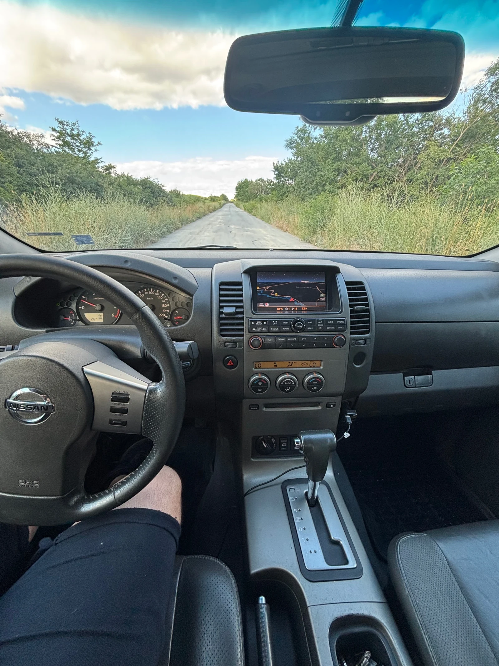 Nissan Navara 2.5, снимка 7 - Автомобили и джипове - 54974590