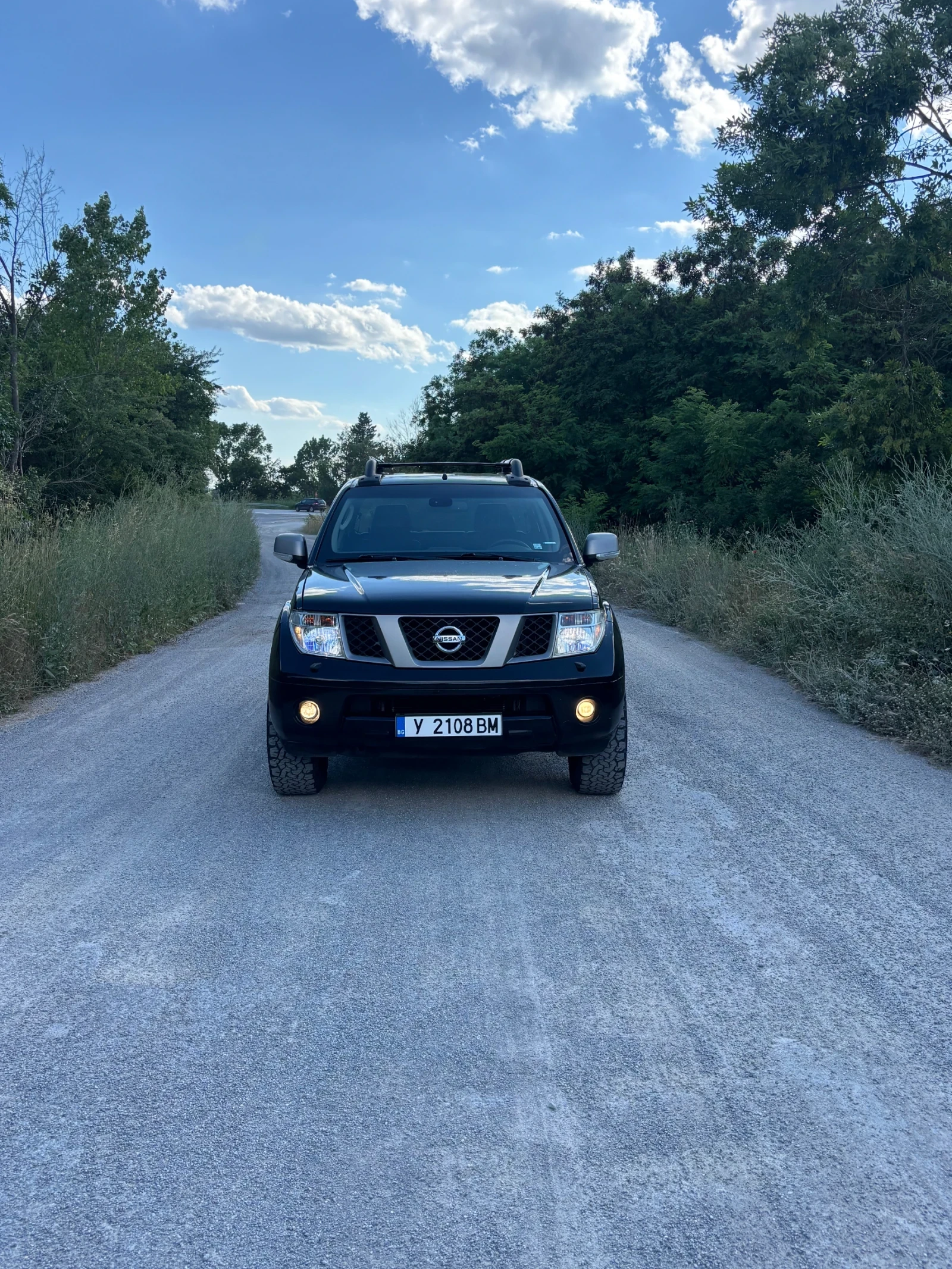 Nissan Navara 2.5, снимка 2 - Автомобили и джипове - 54974590