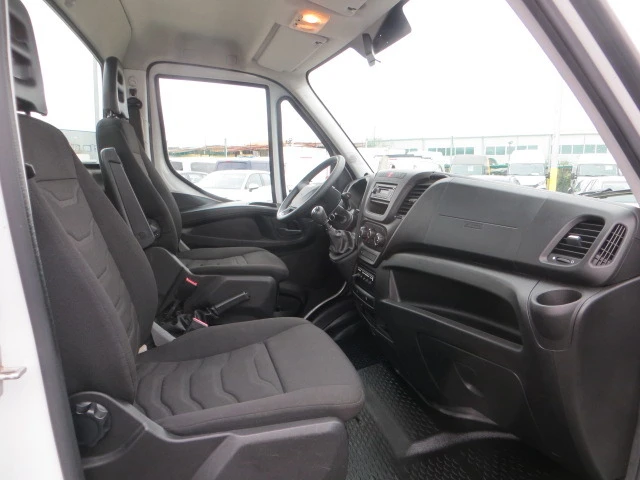 Iveco Daily 35S13 АВТОВИШКА НАЛИЧНА, снимка 17 - Бусове и автобуси - 35553082