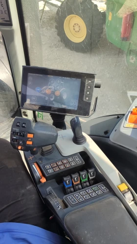 Трактор Valtra T254, снимка 4
