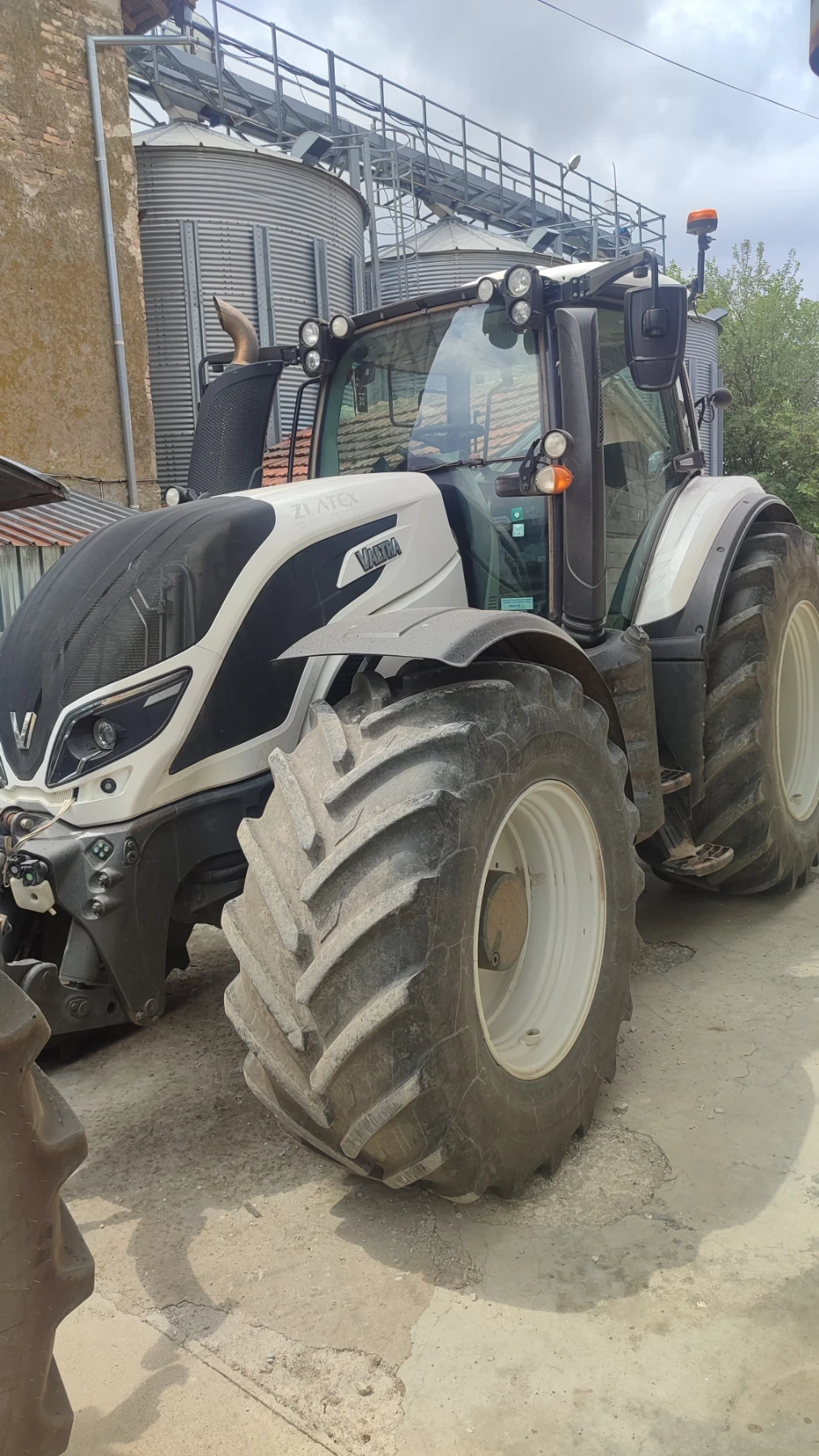 Трактор Valtra T254
