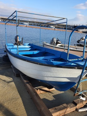 Лодка Yamaha, снимка 1 - Воден транспорт - 46404488