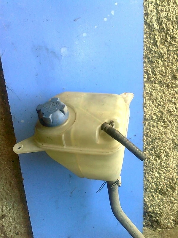 Казанче антифриз за Ауди 80 1.9 ТДИ