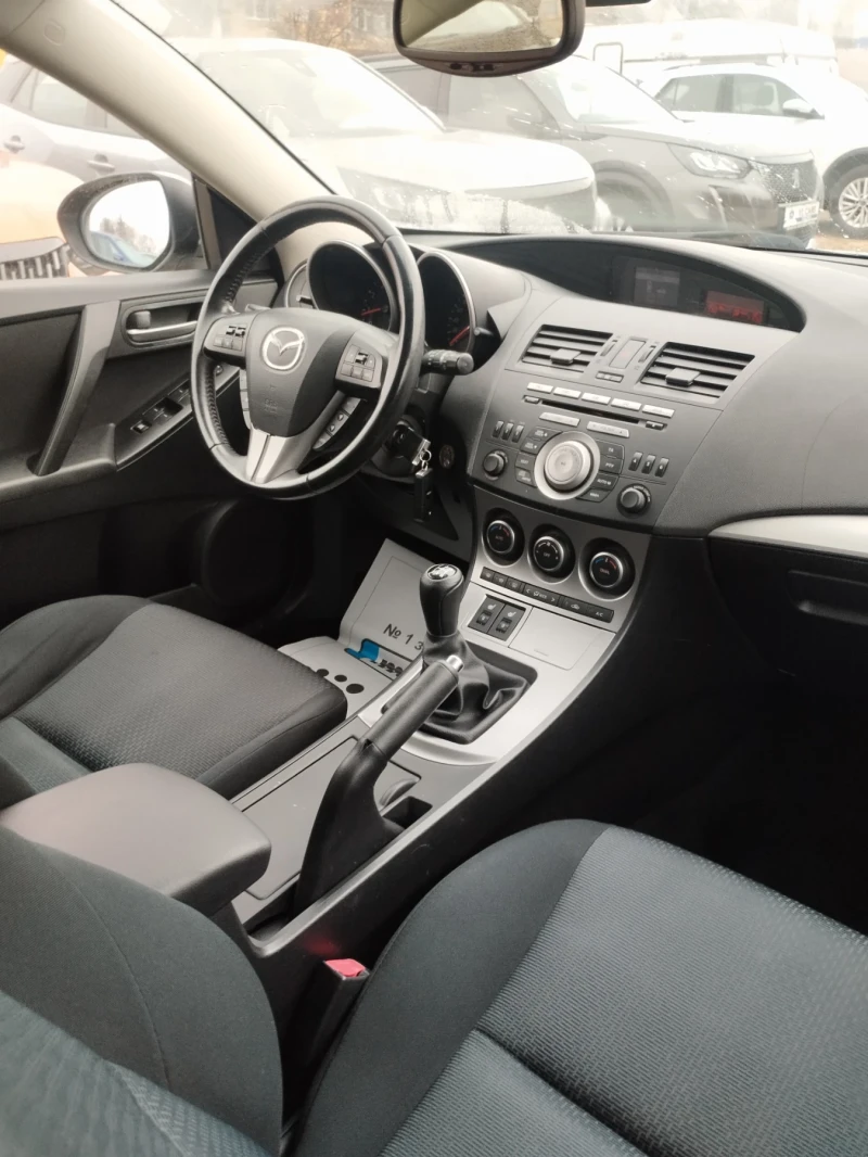 Mazda 3 1.6 бензин комфорт , снимка 13 - Автомобили и джипове - 49279964