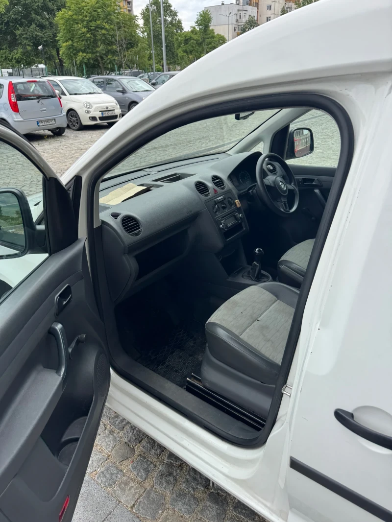 VW Caddy 1.6 TDI, снимка 9 - Автомобили и джипове - 50678800