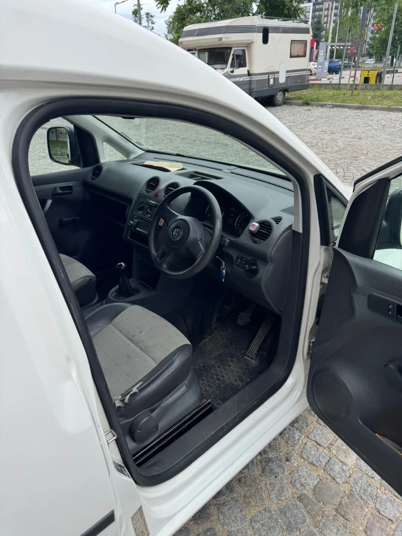 VW Caddy 1.6 TDI, снимка 12 - Автомобили и джипове - 50678800