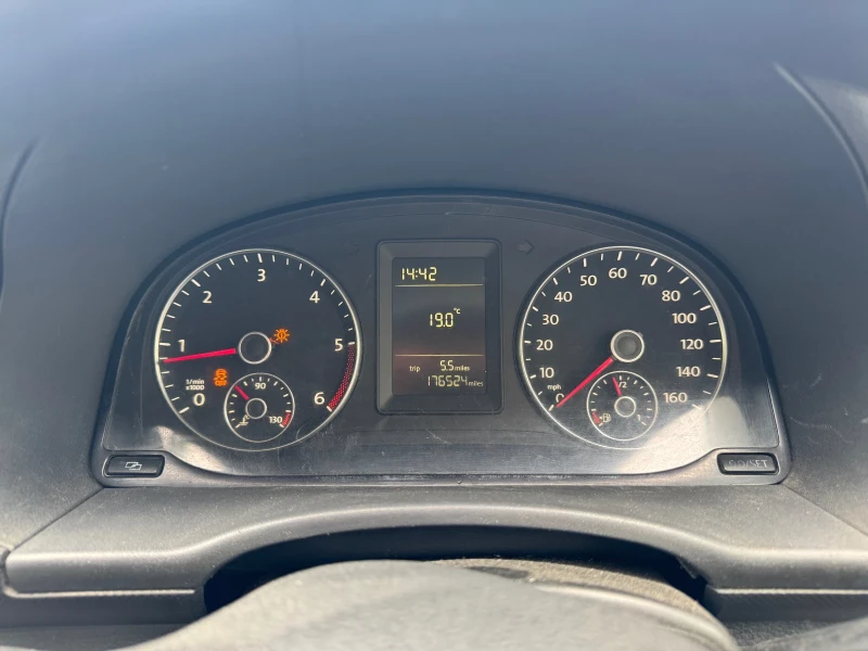 VW Caddy 1.6 TDI, снимка 13 - Автомобили и джипове - 50678800