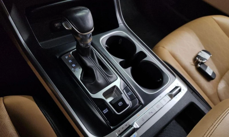 Kia Carnival, снимка 9 - Автомобили и джипове - 51957175