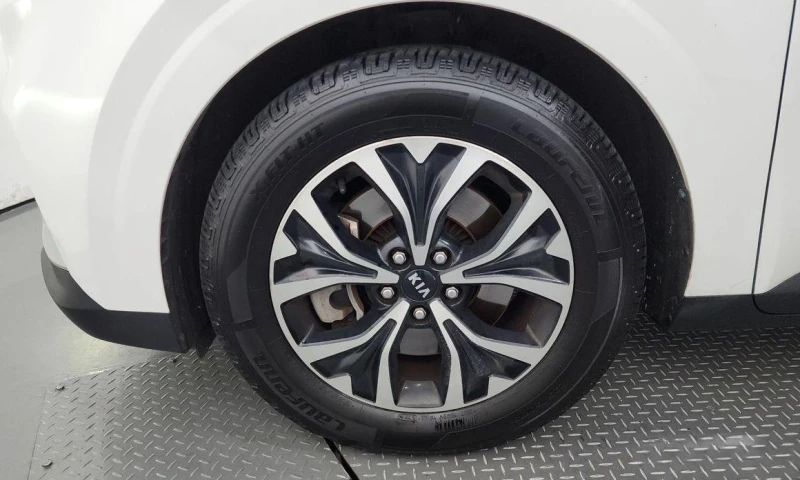 Kia Carnival, снимка 5 - Автомобили и джипове - 51957175