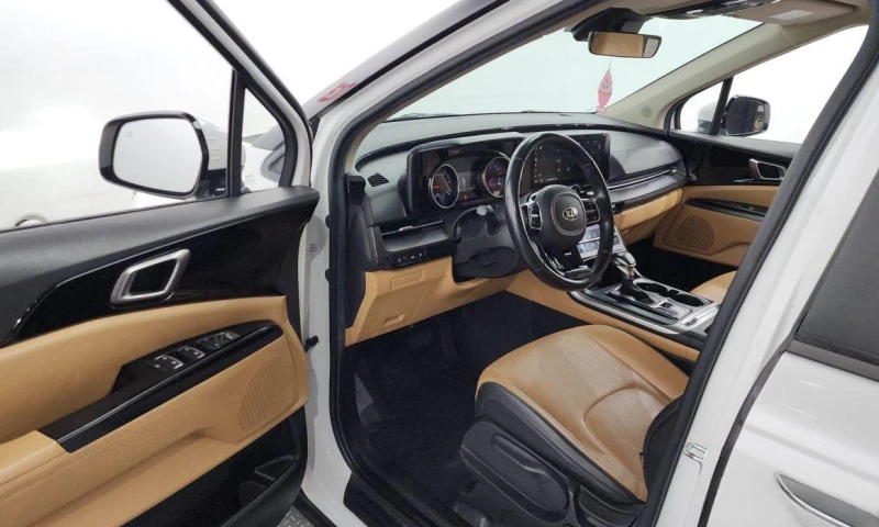 Kia Carnival, снимка 10 - Автомобили и джипове - 51957175