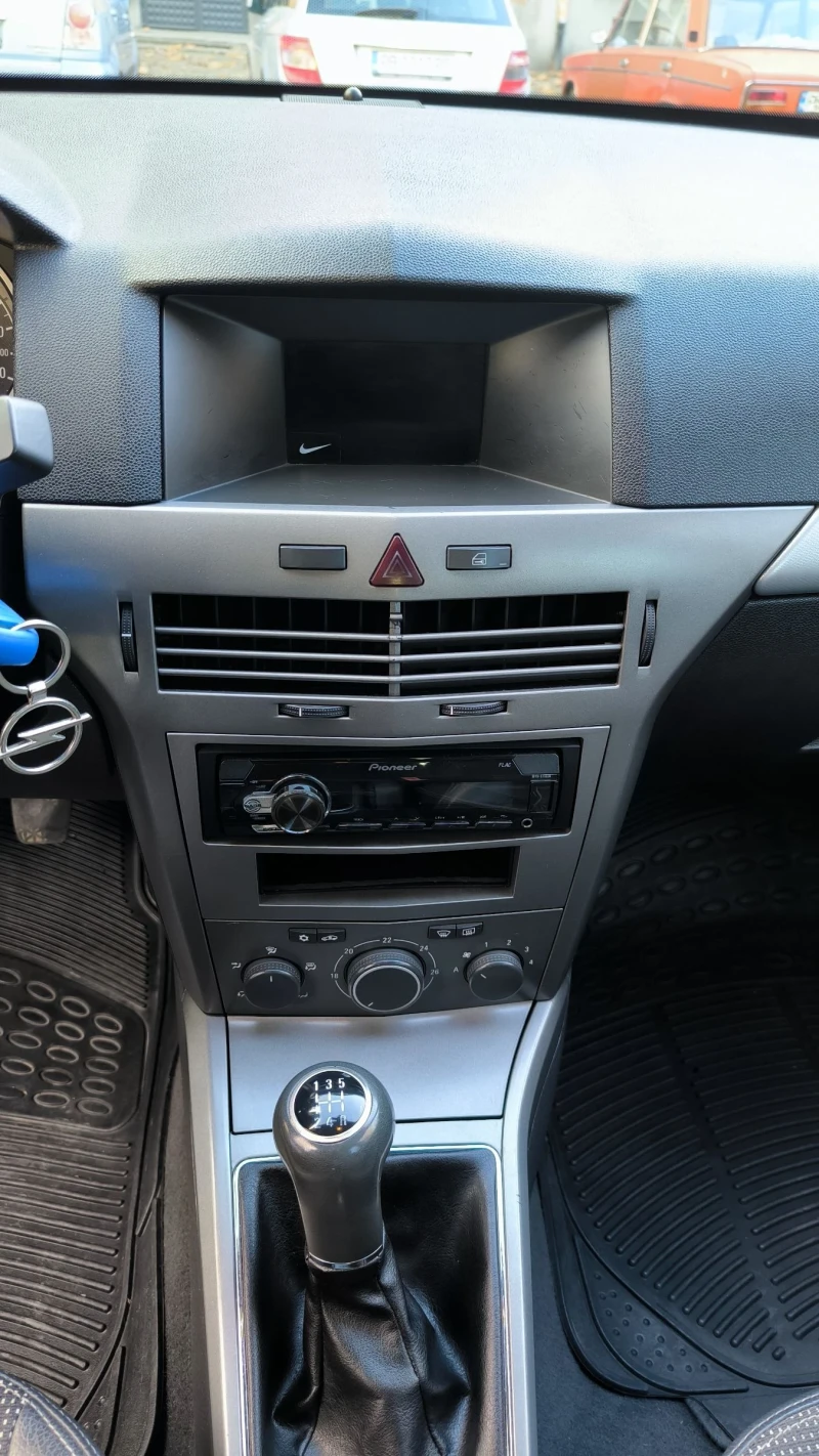 Opel Astra, снимка 16 - Автомобили и джипове - 52514565