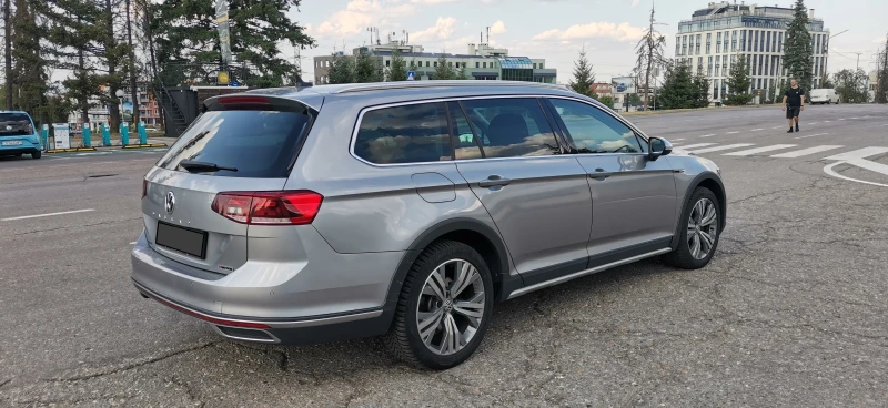 VW Passat Alltrack B8.5, пълна история, сервизиран в Porsche, снимка 2 - Автомобили и джипове - 52592375