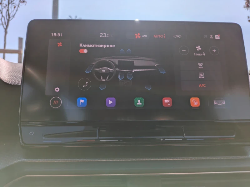 Seat Leon 2.0 TDI Sportstourer, снимка 15 - Автомобили и джипове - 52915600