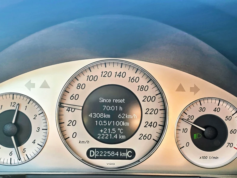 Mercedes-Benz E 280 3.0i V6 4 MATIC LPG, снимка 9 - Автомобили и джипове - 53012360