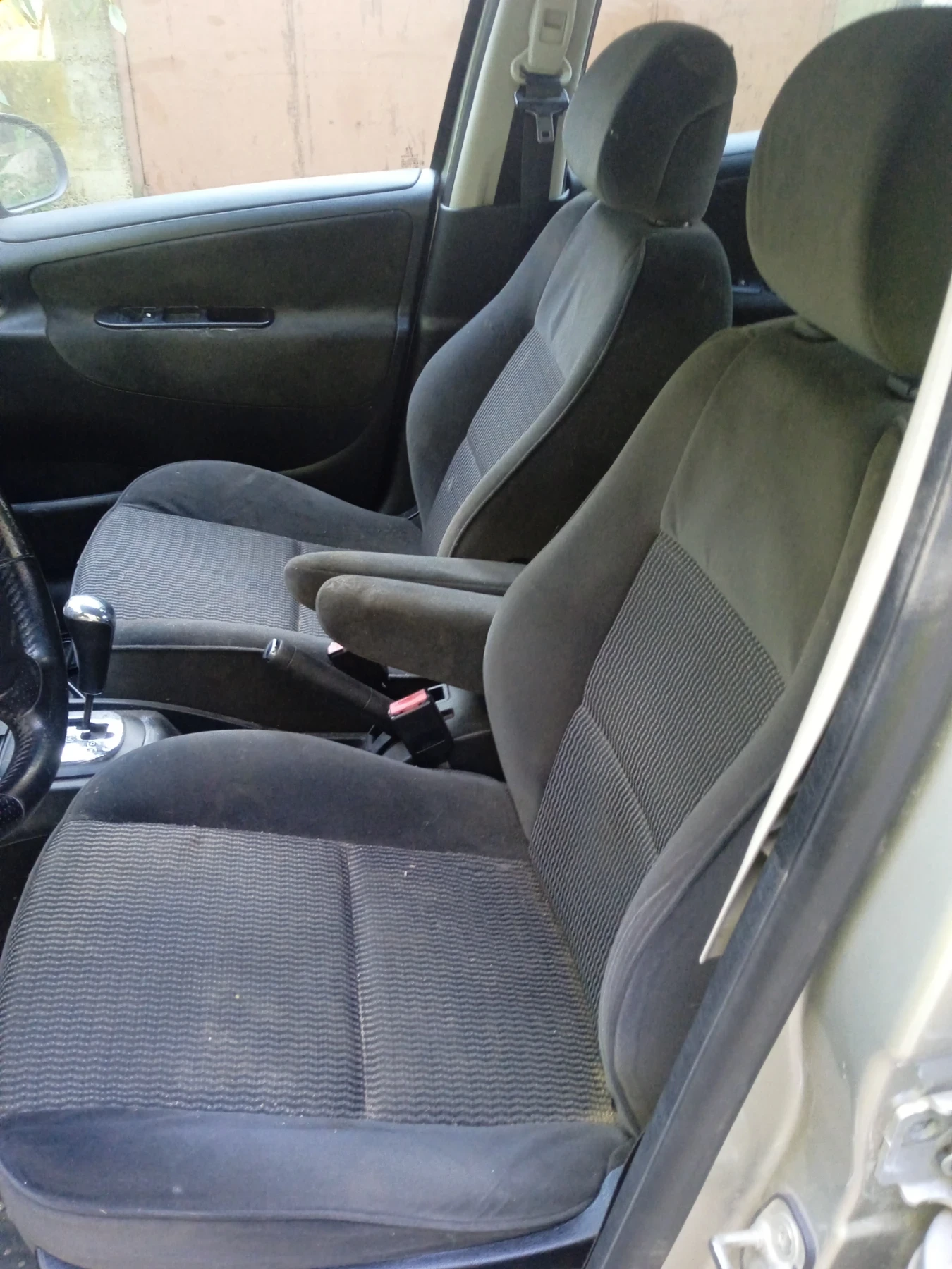 Peugeot 207, снимка 7 - Автомобили и джипове - 37049185