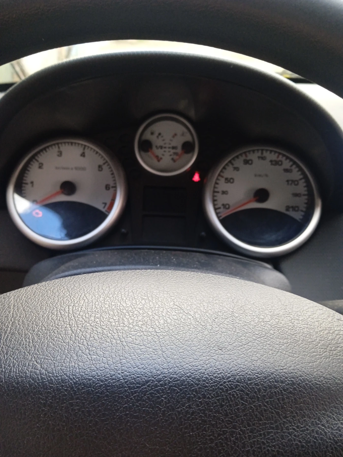 Peugeot 207, снимка 13 - Автомобили и джипове - 37049185