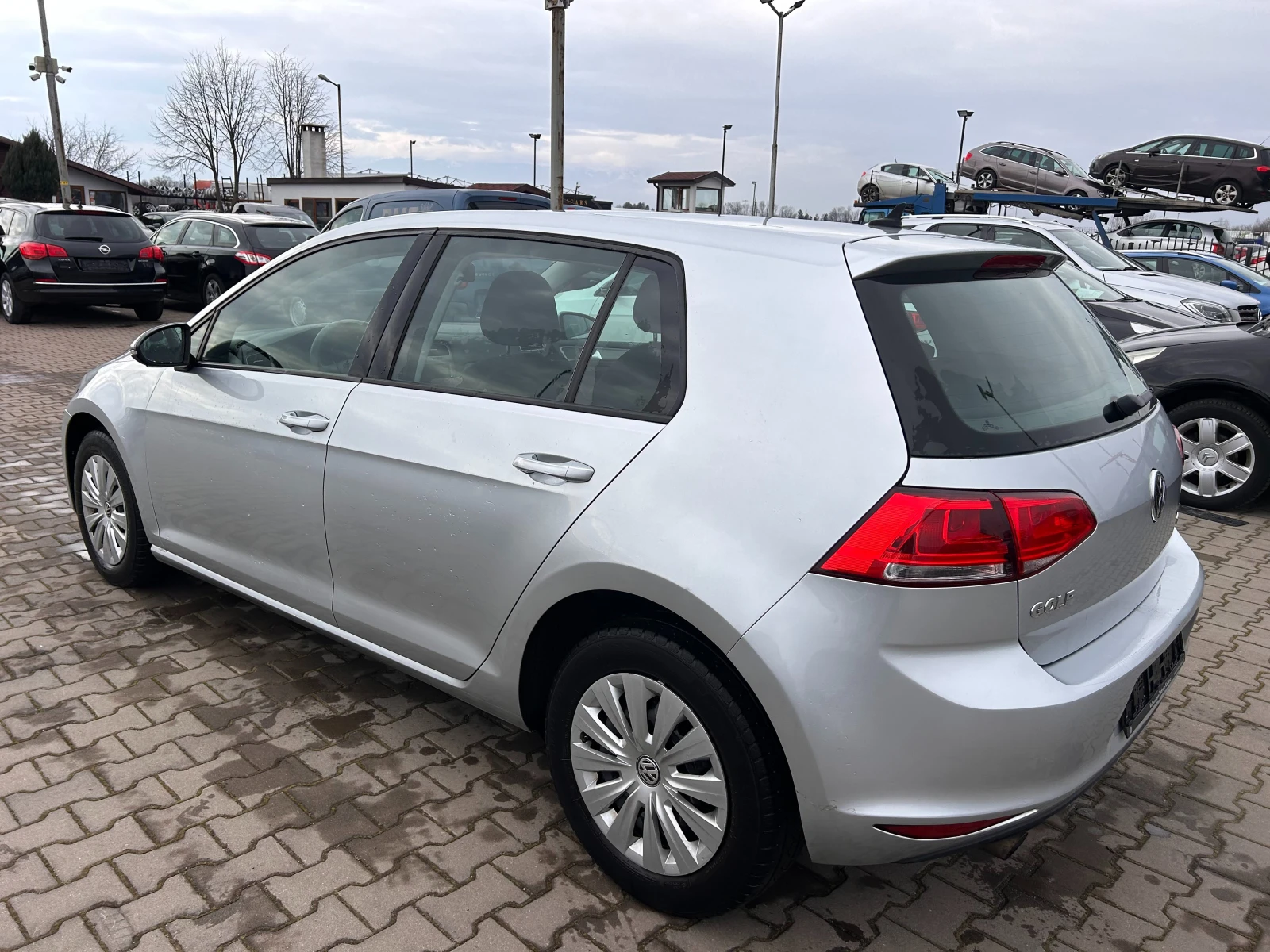 VW Golf 1.6TDI NAVI EURO 6 - изображение 8