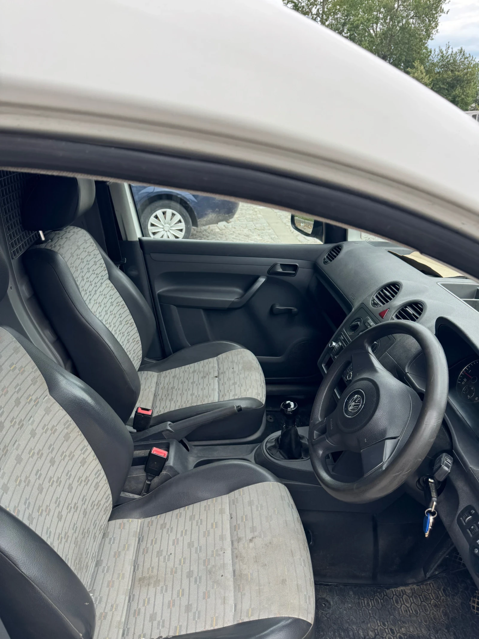 VW Caddy 1.6 TDI | Mobile.bg — изображение 11