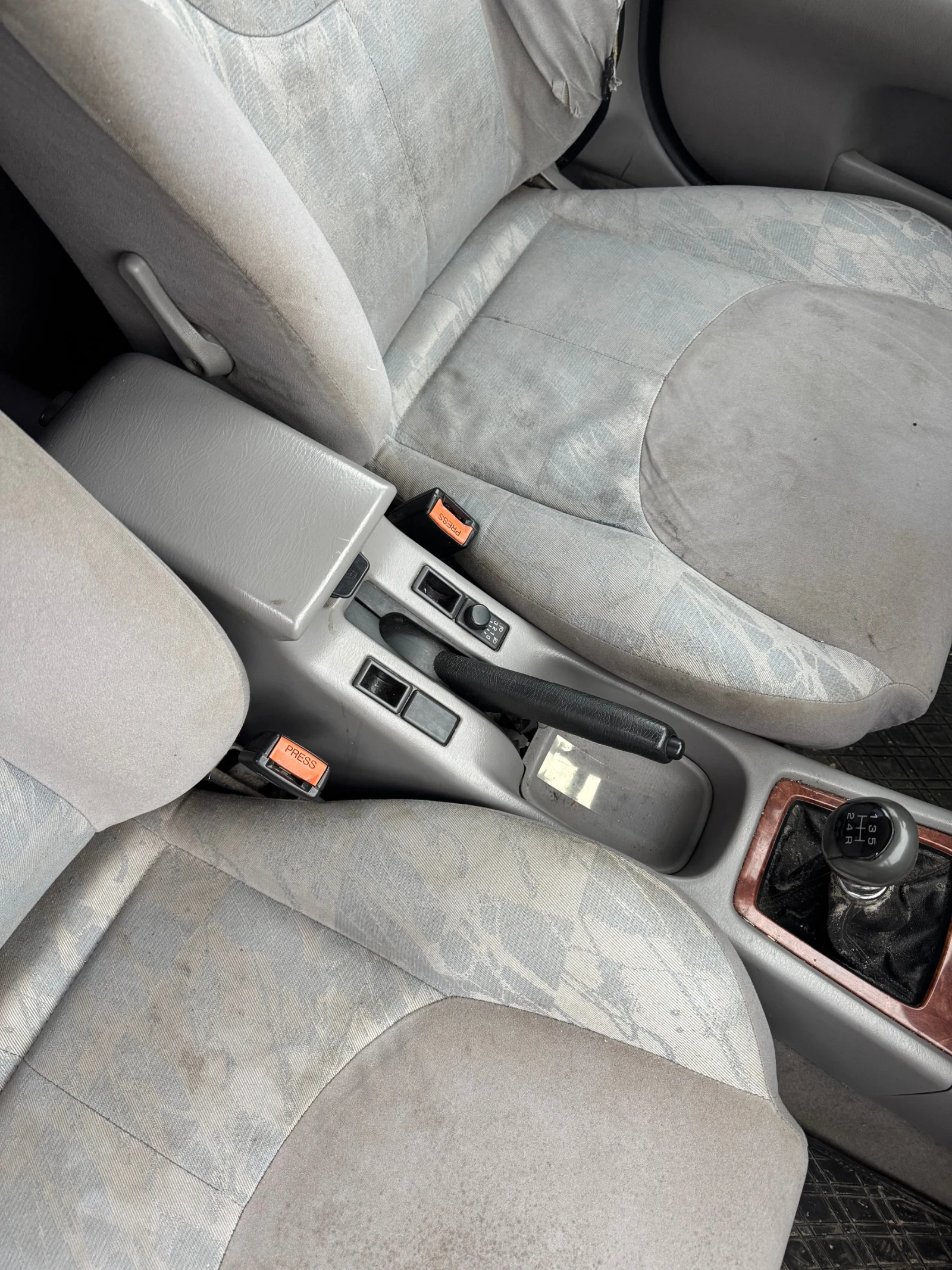 Nissan Primera 1.8i - изображение 7