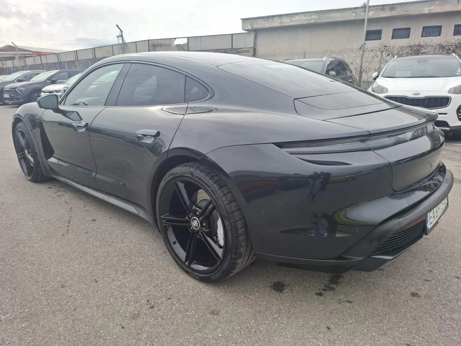 Porsche Taycan Turbo 4x4 93.4 Kwh - изображение 6