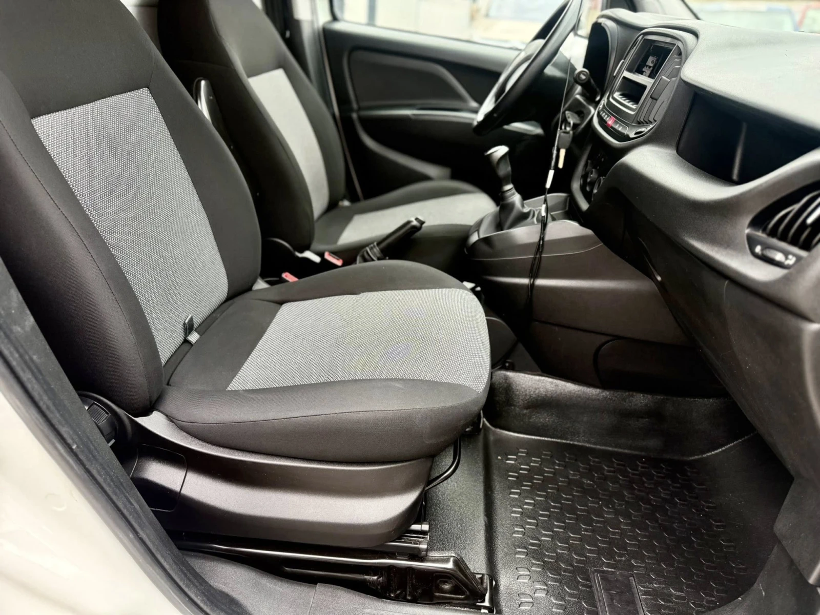 Fiat Doblo 1.3 MAXI, снимка 11 - Автомобили и джипове - 53926721