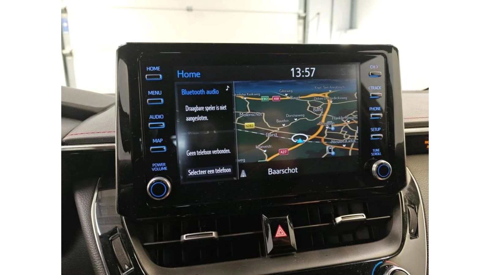 Toyota Corolla Touring Sports 1.8 Executive, снимка 8 - Автомобили и джипове - 54147703