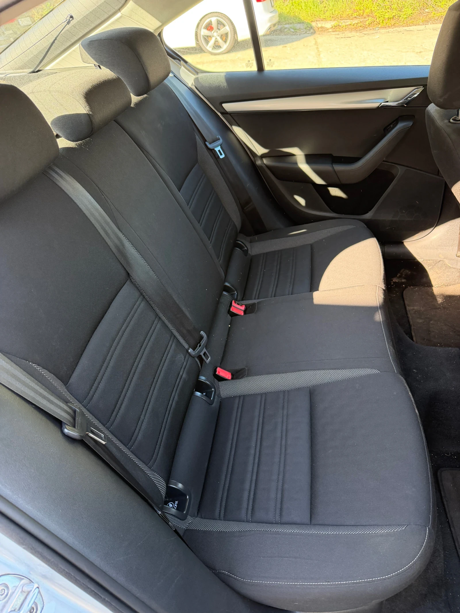 Skoda Octavia 1.6tdi , снимка 10 - Автомобили и джипове - 54417318