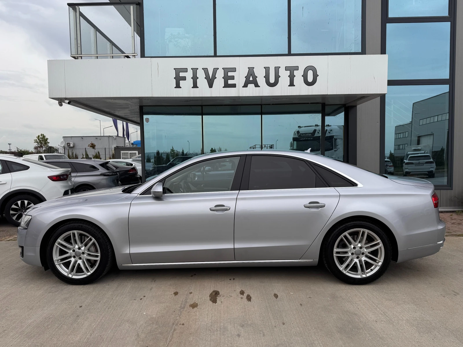 Audi A8 / Facelift / Matrix / 360 / Bose / HUD / , снимка 4 - Автомобили и джипове - 54477505