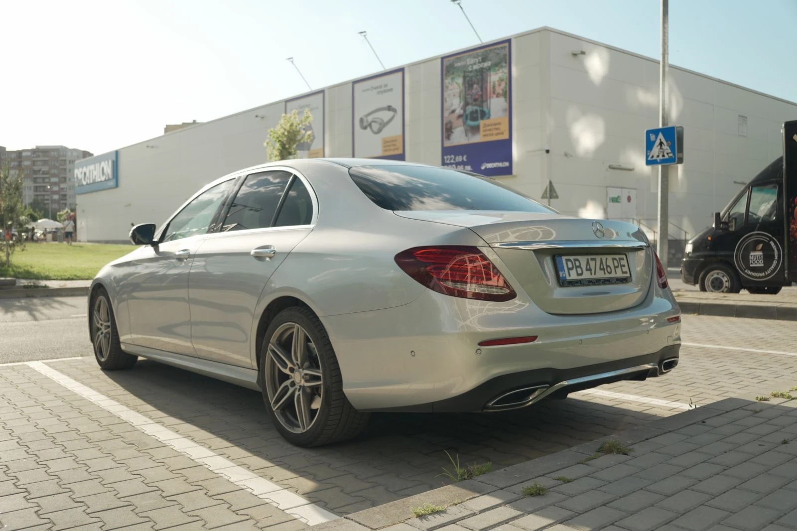 Mercedes-Benz E 350 d AMG Line Обдухване Масаж, снимка 4 - Автомобили и джипове - 54719806