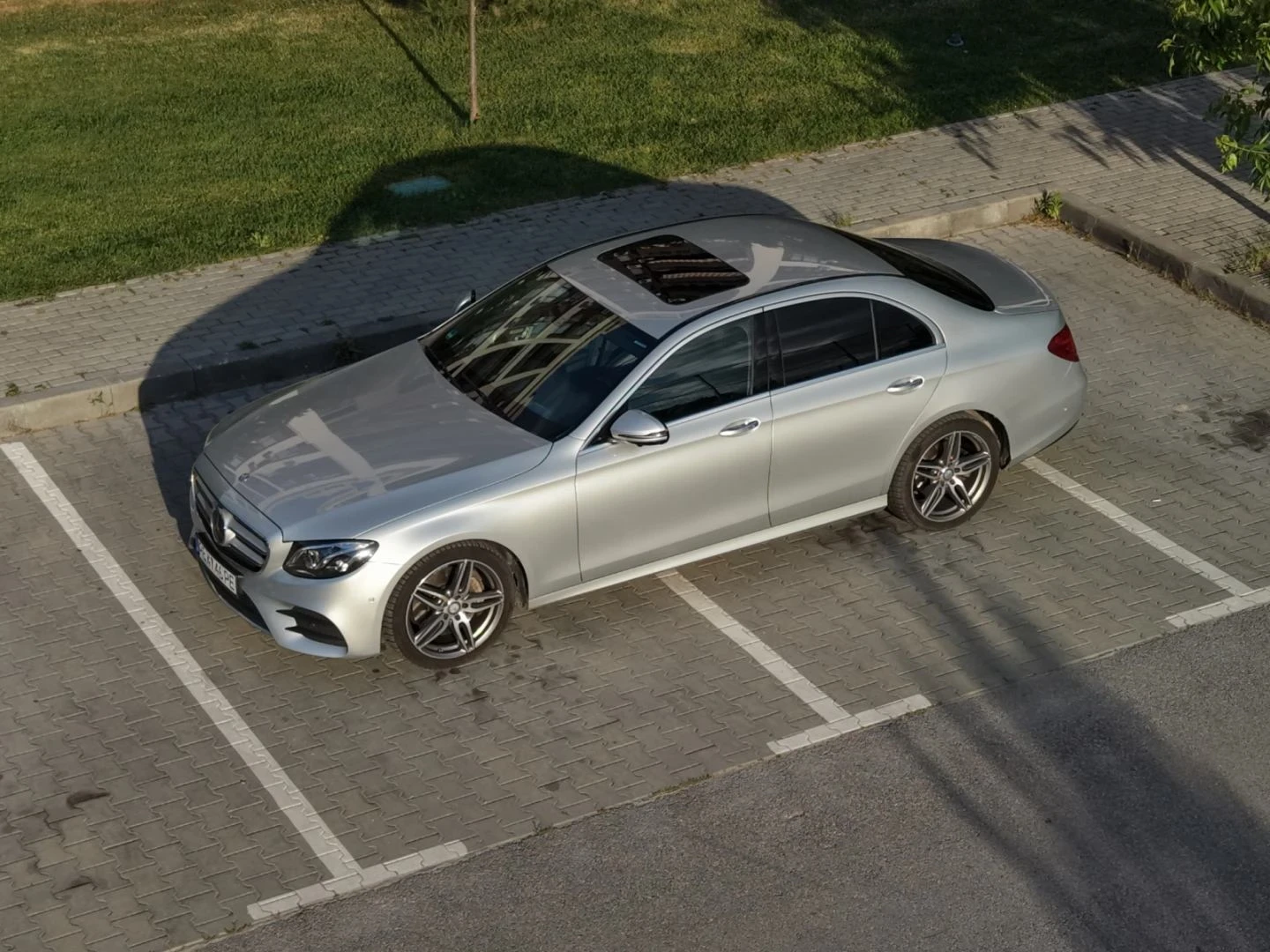 Mercedes-Benz E 350 d AMG Line Обдухване Масаж, снимка 2 - Автомобили и джипове - 54719806