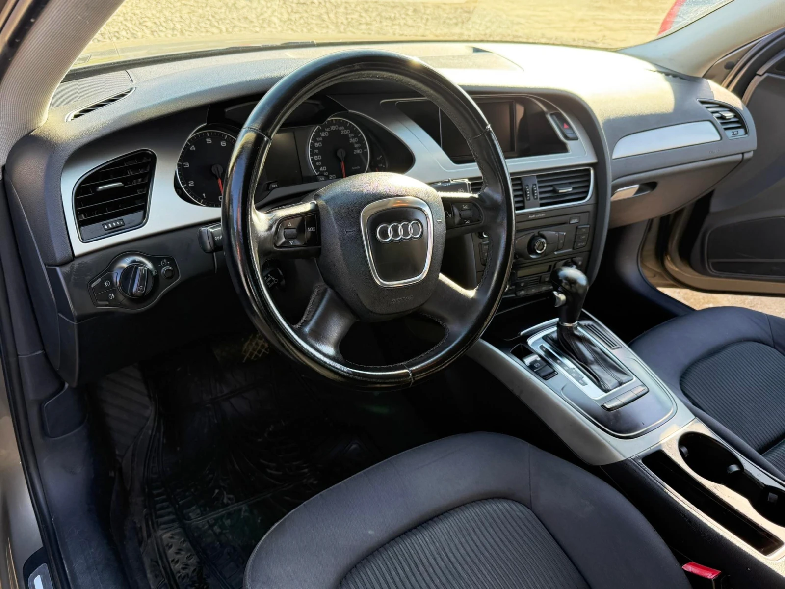 Audi A4 B8 8K 1.8 TFSI Multitronic, снимка 7 - Автомобили и джипове - 54887239