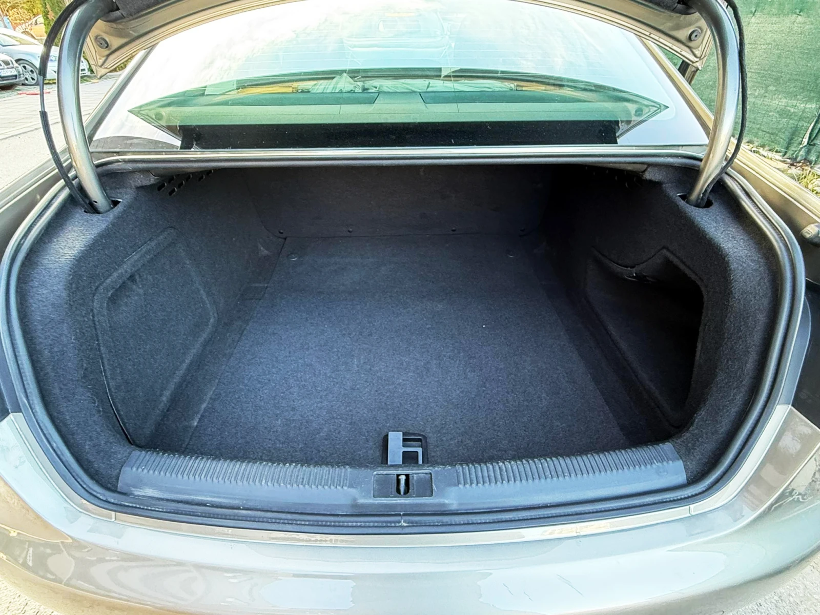 Audi A4 B8 8K 1.8 TFSI Multitronic, снимка 6 - Автомобили и джипове - 54887239