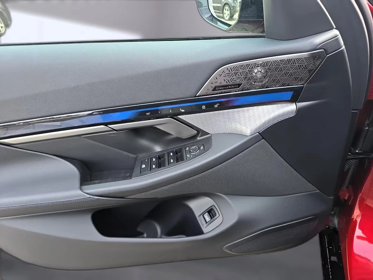 BMW i5 M60/601HP/xDRIVE/SPORT-PRO/360/B&O/PANO/HUD/487z, снимка 13 - Автомобили и джипове - 54915037