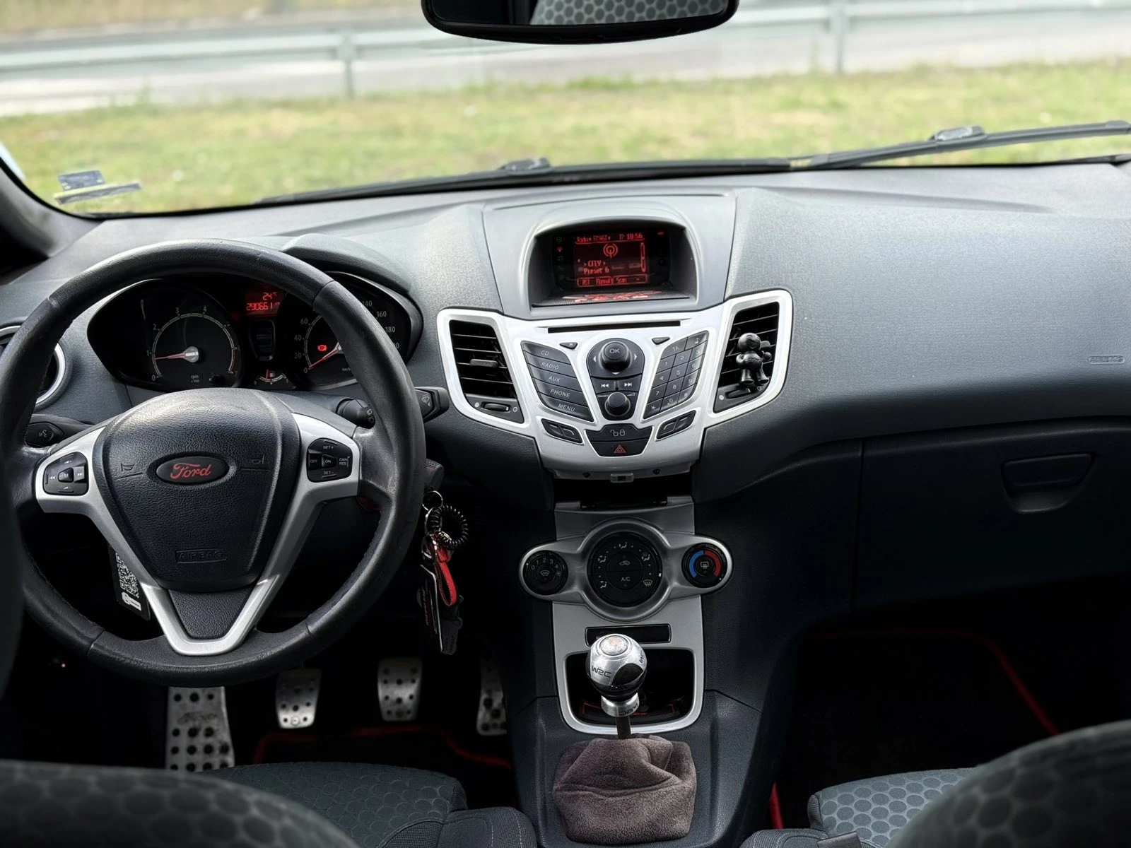 Ford Fiesta, снимка 6 - Автомобили и джипове - 55661381