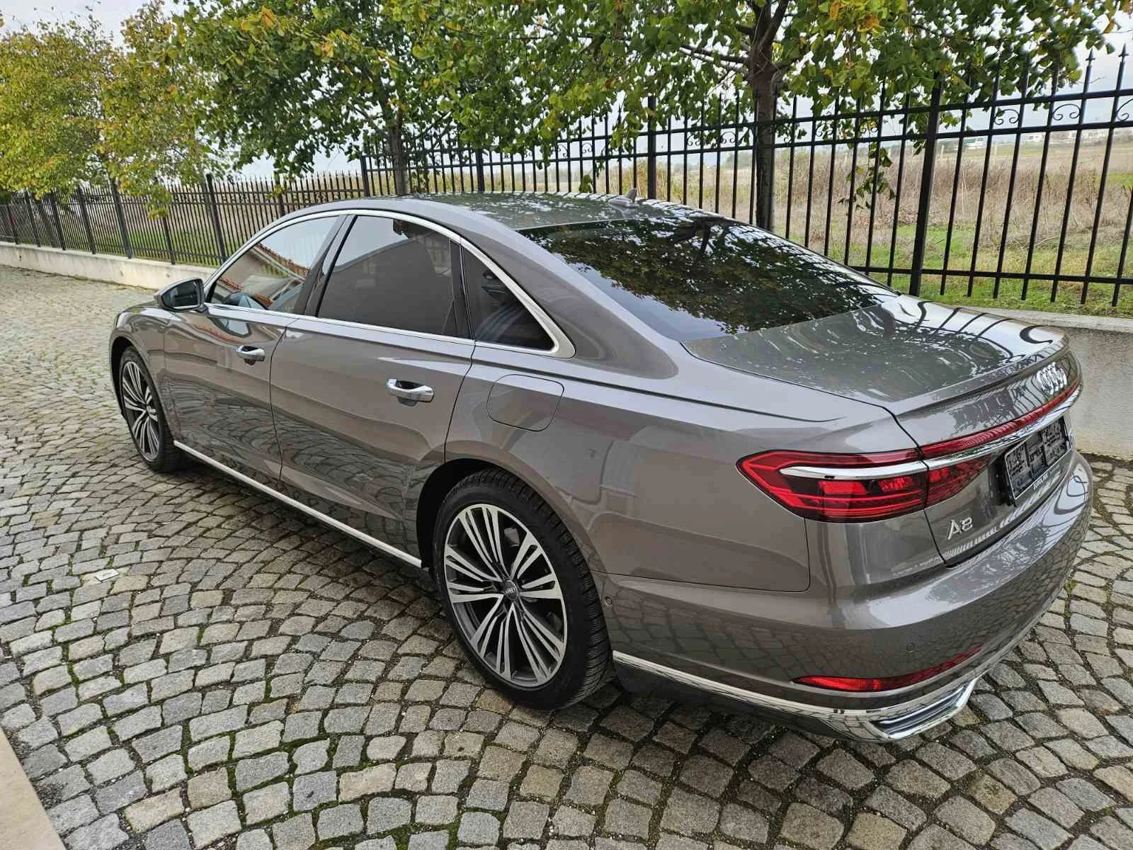 Audi A8 60TFSIe, снимка 3 - Автомобили и джипове - 55795943