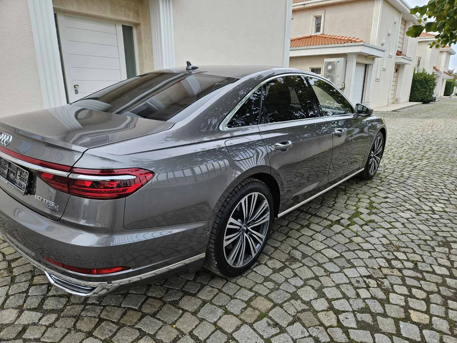 Audi A8 60TFSIe, снимка 4 - Автомобили и джипове - 55795943