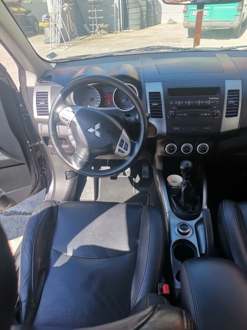 Mitsubishi Outlander 2.00TDI, снимка 4 - Автомобили и джипове - 47043979