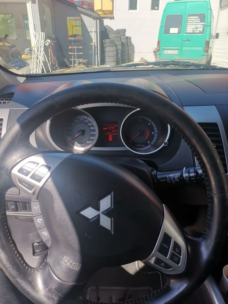 Mitsubishi Outlander 2.00TDI, снимка 10 - Автомобили и джипове - 47043979