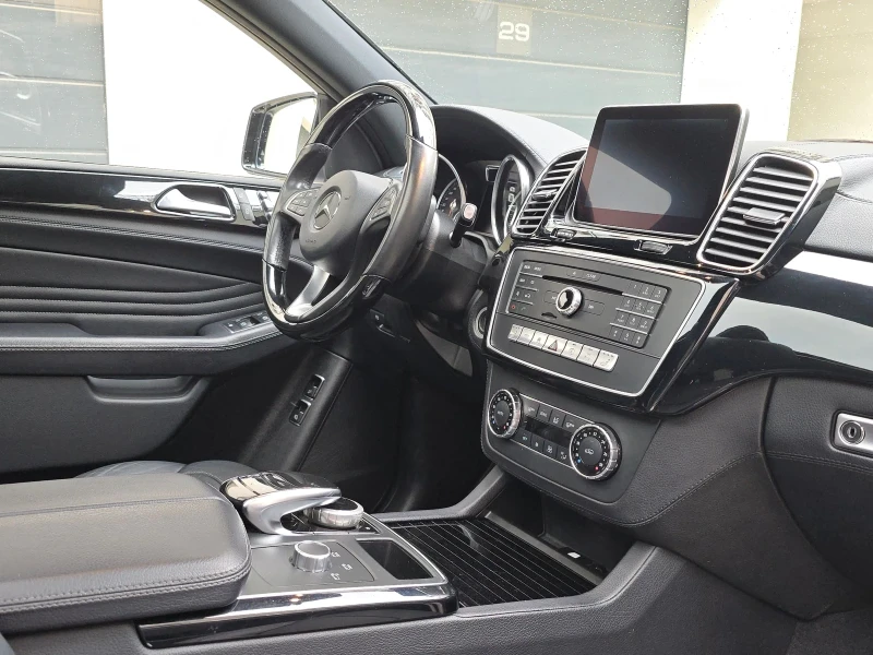 Mercedes-Benz GLE 350 MERCEDES GLE350d AMG Line* 360* PANORAMA* ASSISTAN, снимка 15 - Автомобили и джипове - 47538181