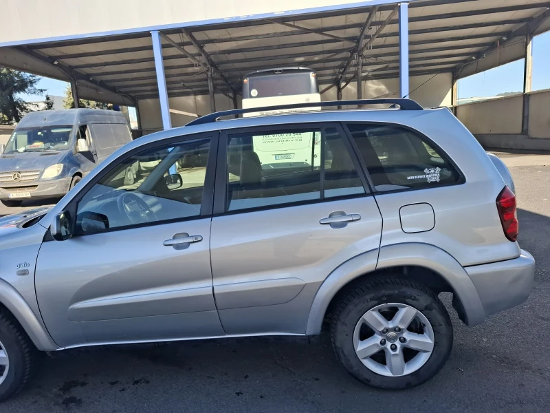 Toyota Rav4, снимка 11 - Автомобили и джипове - 48095574