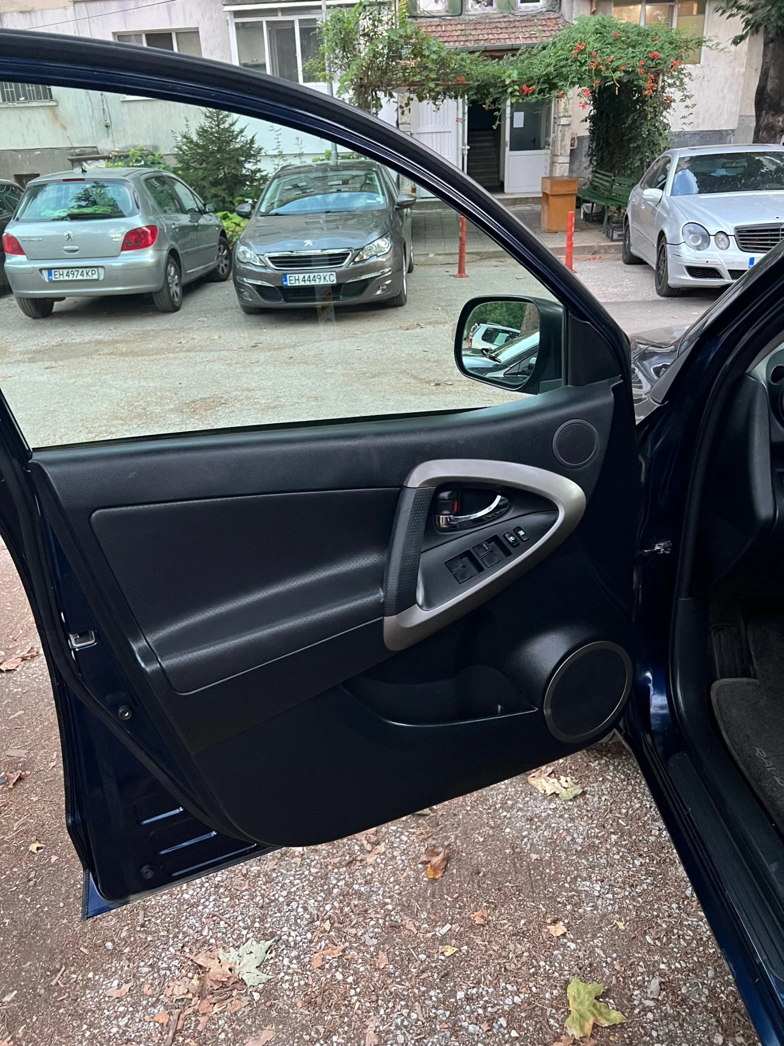 Toyota Rav4  - изображение 4