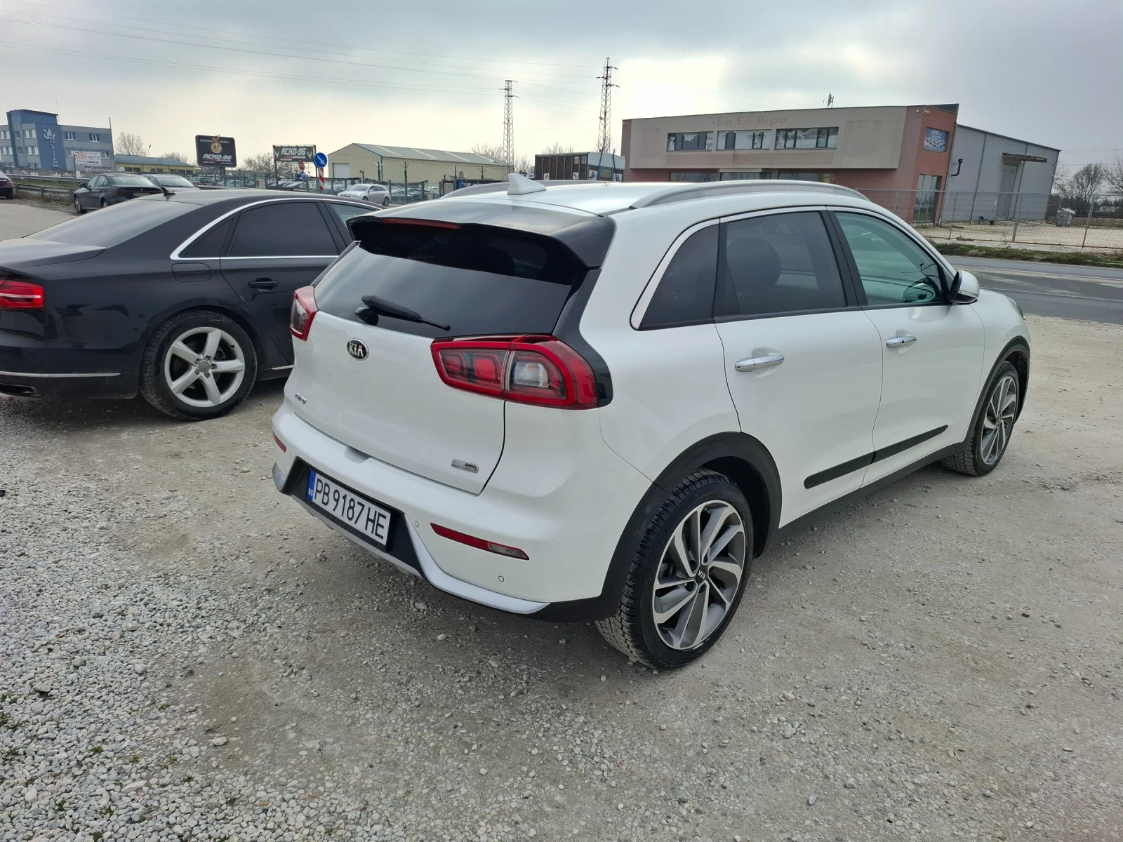 Kia Niro, снимка 3 - Автомобили и джипове - 53828000