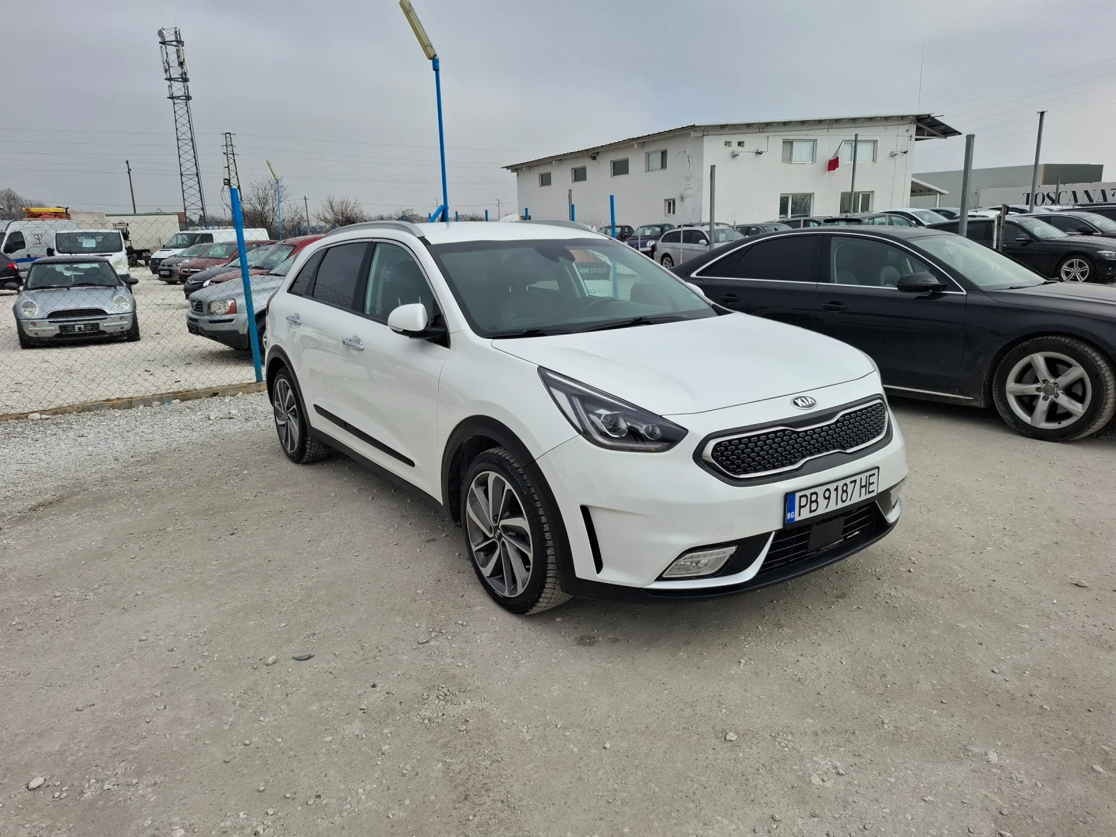Kia Niro, снимка 2 - Автомобили и джипове - 53828000